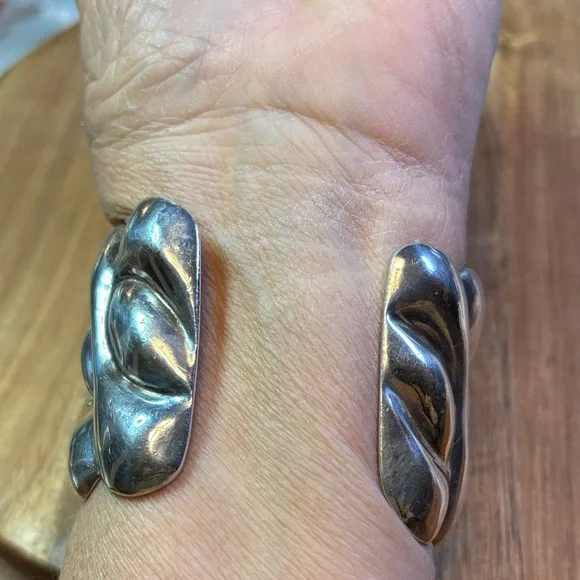 Taxco Los Ballesteros heavy sterling cuff